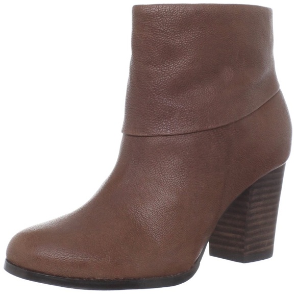 Like New - Cole Haan Women's Cassidy Bootie – Sequoia Brown – Size 5 - Picture 3 of 4